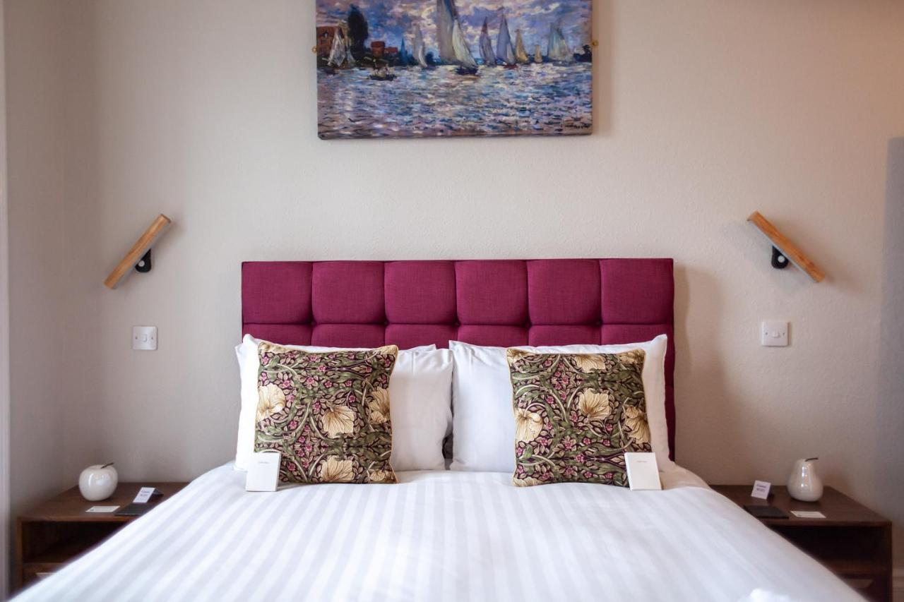 Gresham Hotel 4*