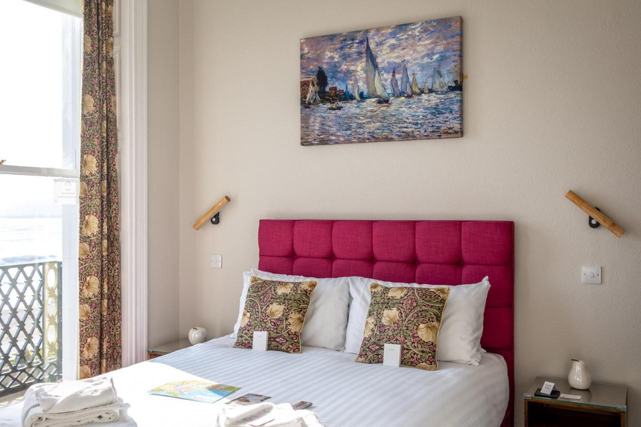 Gresham Hotel 4*